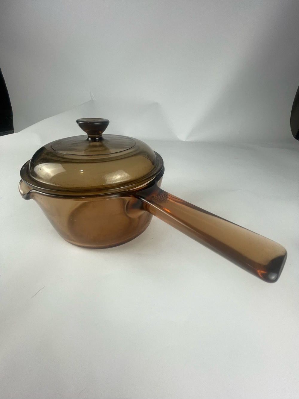 Vision Corning 1 Liter Amber Pourable Saucepan w/Pyrex V-1-C Lid